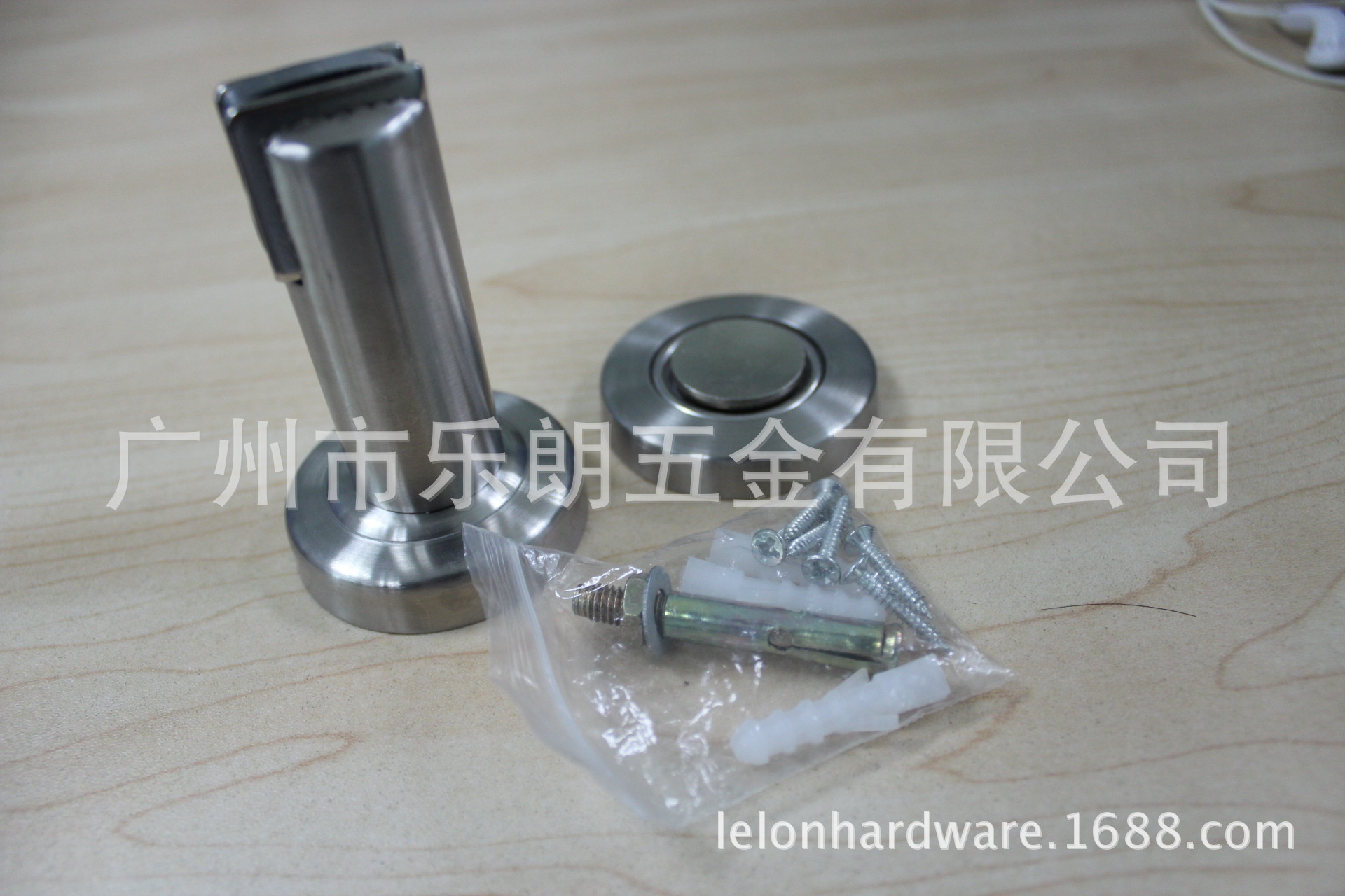 樂(lè)朗五金RDA-909 不銹鋼門(mén)吸